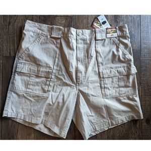 Weekender Trader Capitola Shorts 6 Pocket Cargo Light Gray - Men's Size 48 NWT!